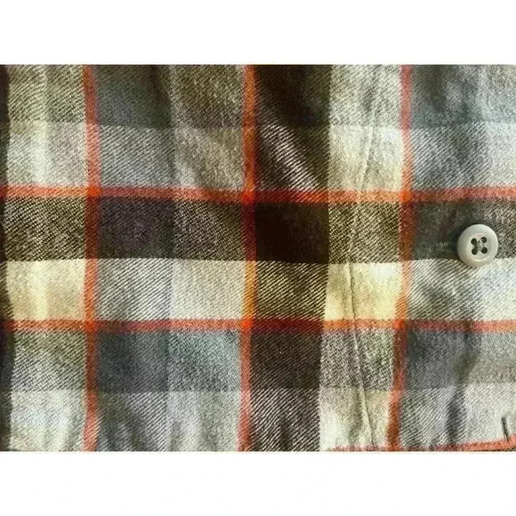 REI Women
 flannel size medium - Picture 3 of 4